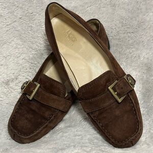 UGG Crawford Brown Flats with Suede Material and Moccasin Design Women Size 7